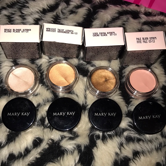 Mary Kay Other - 🎁 2 colors available Mary Kay cream eye colors